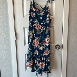 Summer dress with ties, high-low